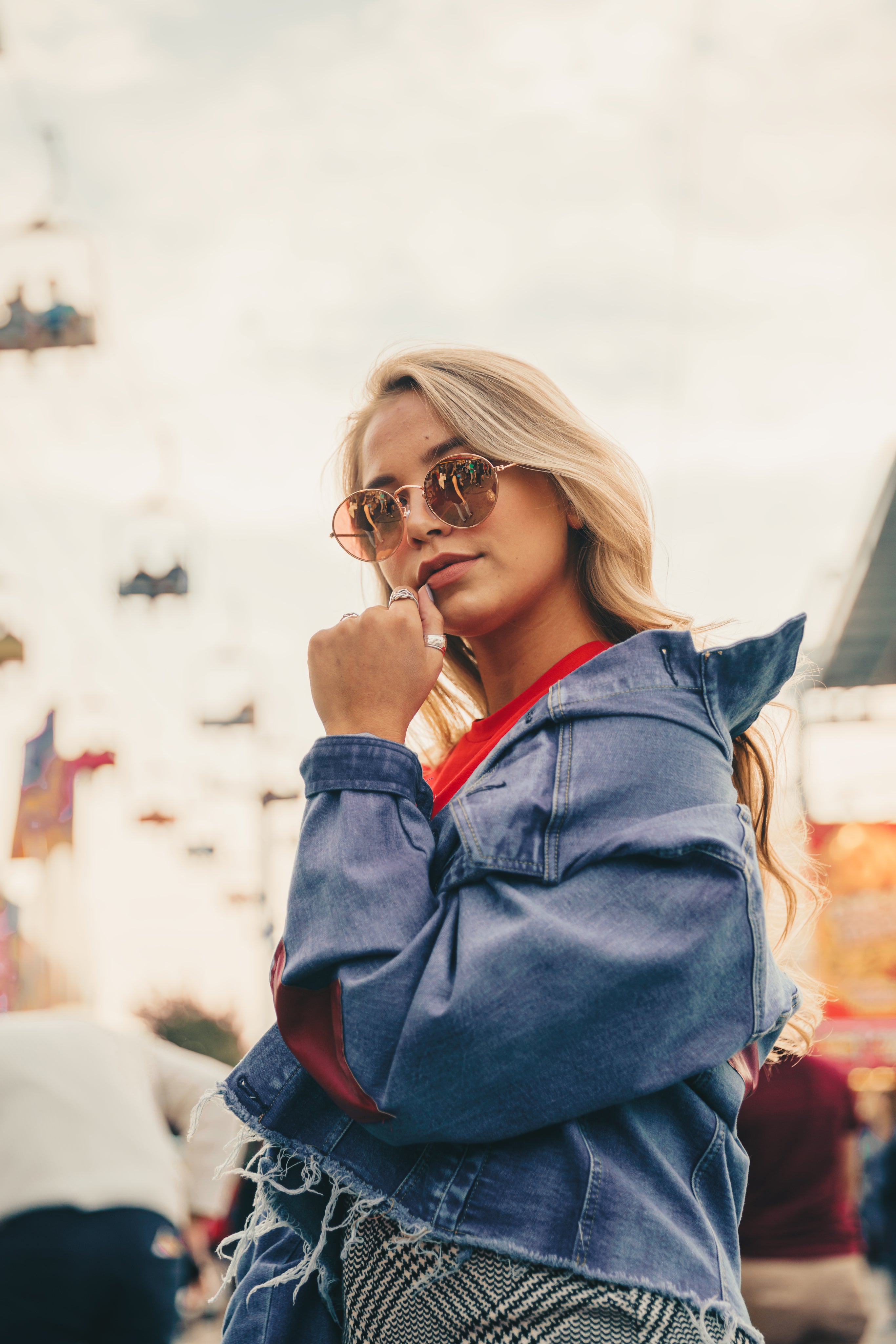 files/blonde-model-posing.jpg